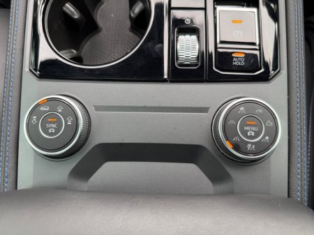2024 Volkswagen Touareg - photo 26