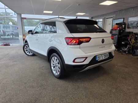 2025 Volkswagen T-Roc - photo 3