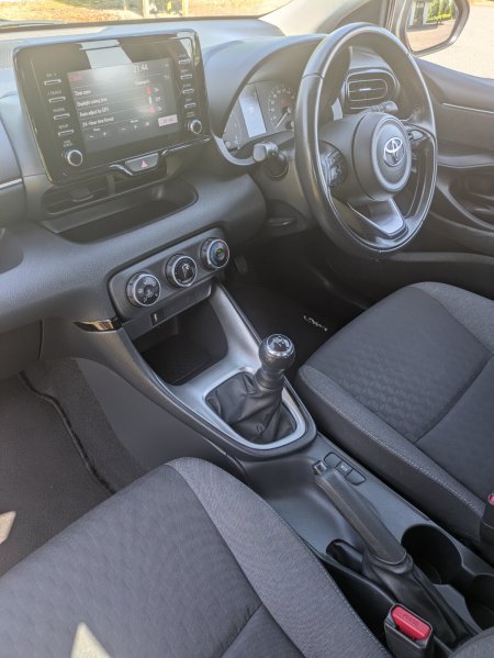 2022 Toyota Yaris - photo 14