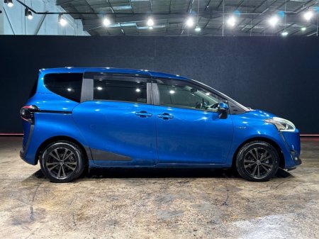 2017 Toyota Sienta - photo 2