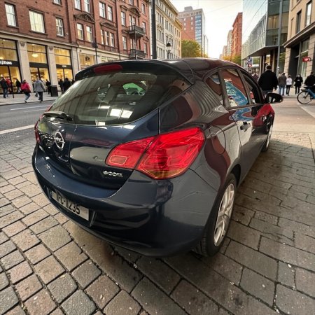 2011 Opel Astra - photo 10
