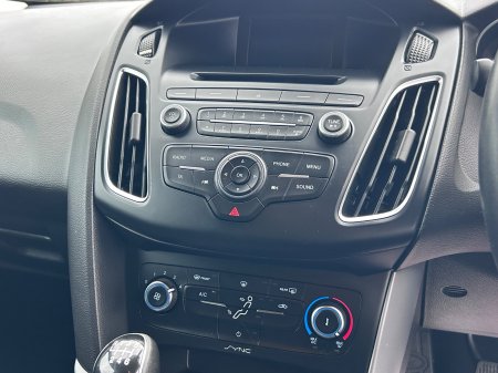 2016 Ford Focus - photo 16