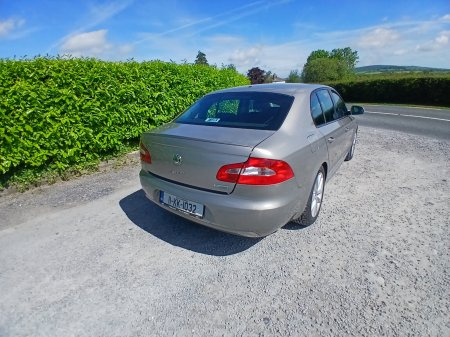 2011 Skoda Superb - photo 11