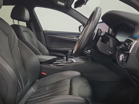 2021 BMW 5-Series - photo 12