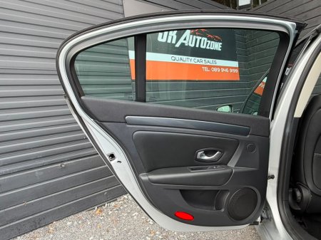 2010 Renault Laguna - photo 19
