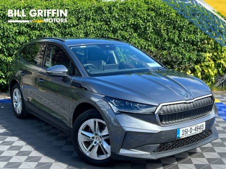 2025 Skoda Enyaq 50 EDITION 52KWH ** TINY MILEAGE ** // HALF LEATHER HEATED SEATS // 19" ALLOYS // DIGITAL CLUSTER