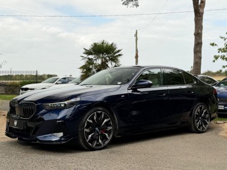 2025 BMW 5-Series - photo 3
