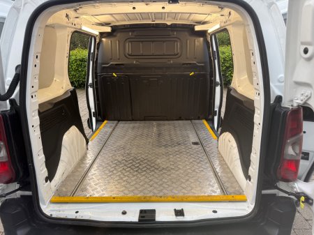 2021 Peugeot Partner - photo 17