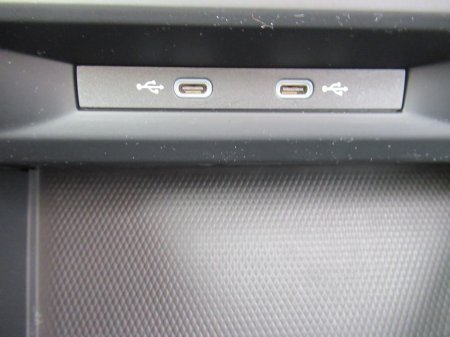 2023 Volkswagen Golf - photo 2