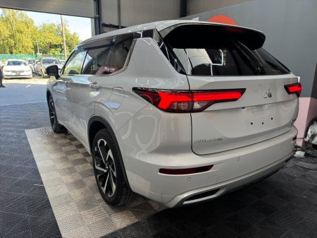 2024 Mitsubishi Outlander - photo 5