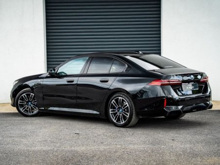2025 BMW 5-Series - photo 19