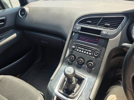 2015 Peugeot 5008 - photo 10