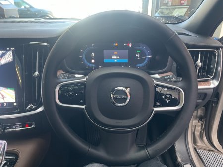 2025 Volvo V60 - photo 9