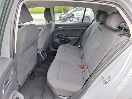 2024 Volkswagen Golf - photo 8