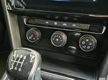 2022 Volkswagen Passat - photo 13