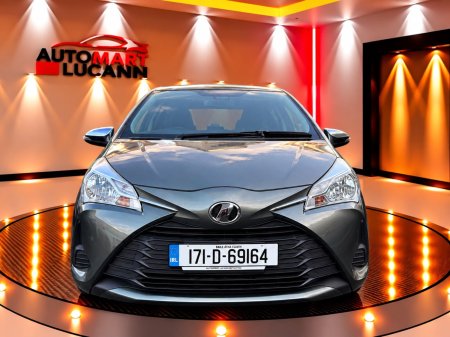 2017 Toyota Vitz - photo 3