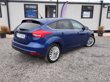 2017 Ford Focus - photo 2