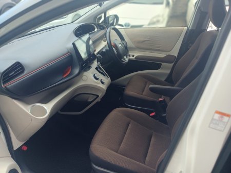 2017 Toyota Sienta - photo 11