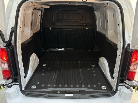 2026 Toyota Proace City - photo 10
