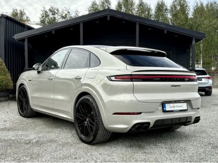 2025 Porsche Cayenne - photo 4
