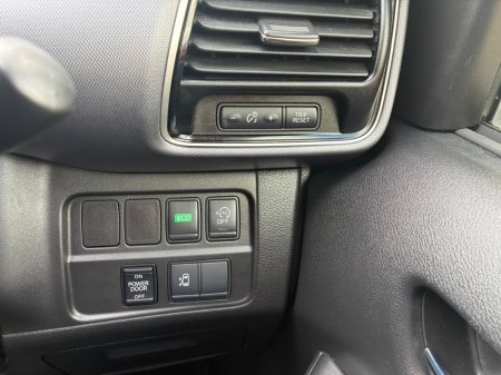 2017 Nissan Serena - photo 21