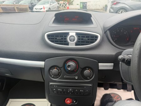 2012 Renault Clio - photo 17