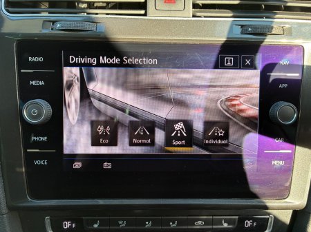2020 Volkswagen Golf - photo 30