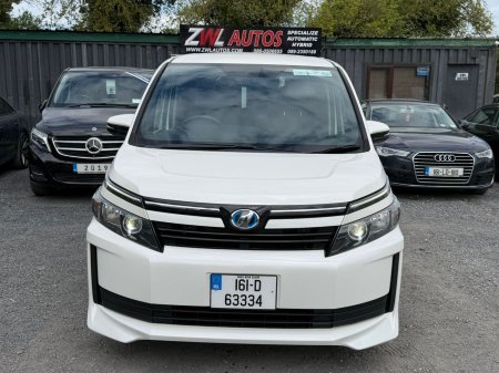 2016 Toyota Voxy - photo 3
