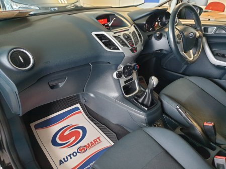 2013 Ford Fiesta - photo 14