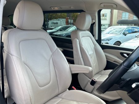 2023 Mercedes-Benz V-Class - photo 12