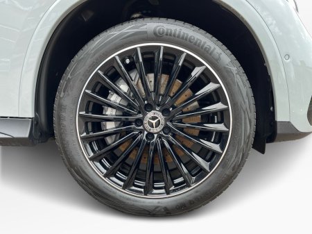 2025 Mercedes-Benz GLC - photo 7