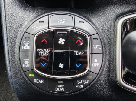 2016 Toyota Voxy - photo 47