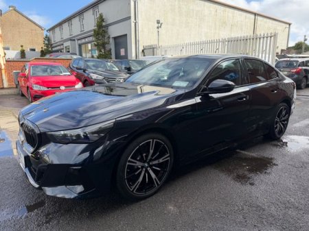 2025 BMW 5-Series - photo 7
