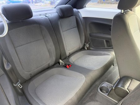 2012 Volkswagen Beetle - photo 16