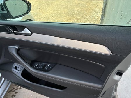 2020 Volkswagen Passat - photo 15