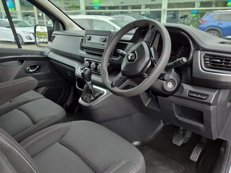 2024 Renault Trafic Passenger - photo 9