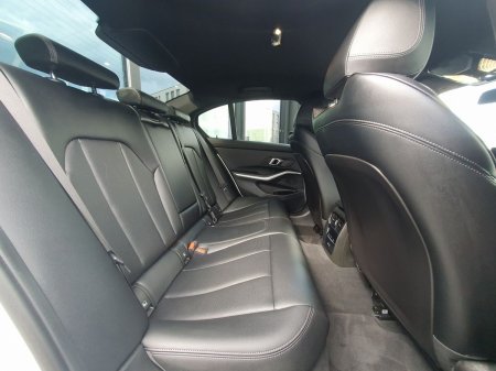 2025 BMW 3-Series - photo 11