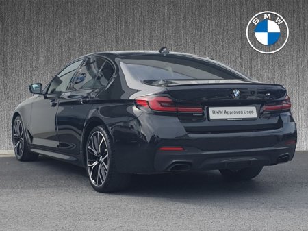 2022 BMW 5-Series - photo 2