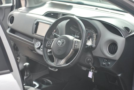 2016 Toyota Yaris - photo 12
