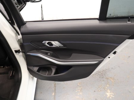 2020 BMW 3-Series - photo 28