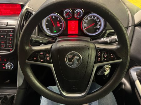 2015 Vauxhall Zafira - photo 19