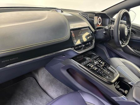 2025 Aston Martin DBX - photo 23
