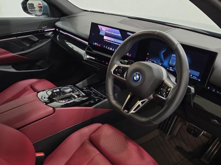 2025 BMW 5-Series - photo 6