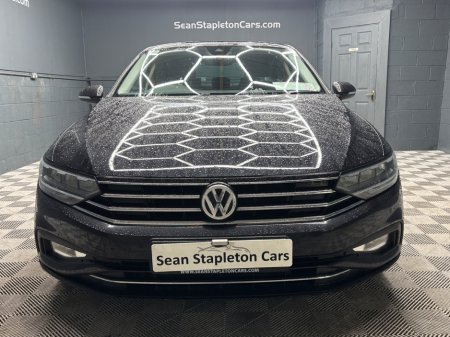 2019 Volkswagen Passat - photo 2