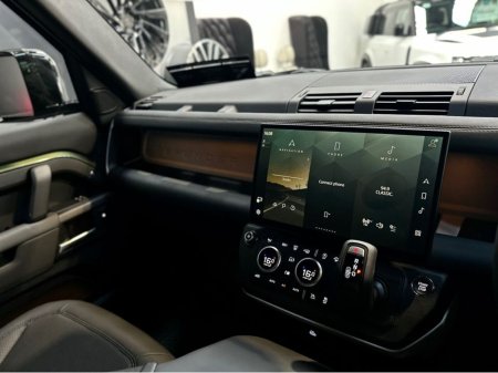 2026 Land Rover Defender - photo 30