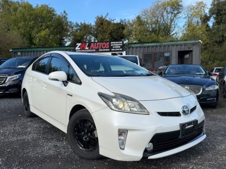 2015 Toyota Prius - photo 2