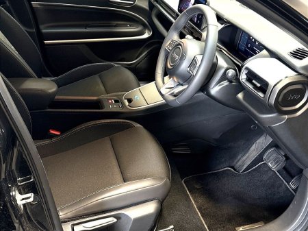 2025 Jeep Avenger - photo 17