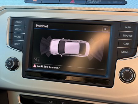 2017 Volkswagen Passat - photo 14