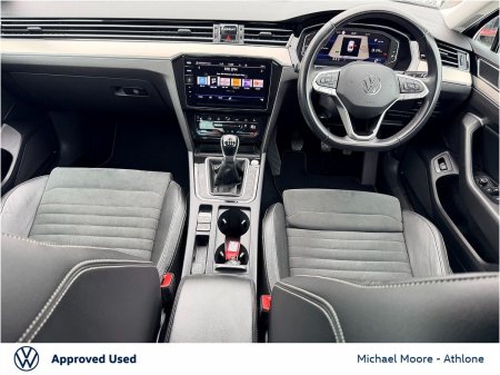 2022 Volkswagen Passat - photo 2