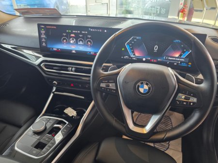 2023 BMW 3-Series - photo 10